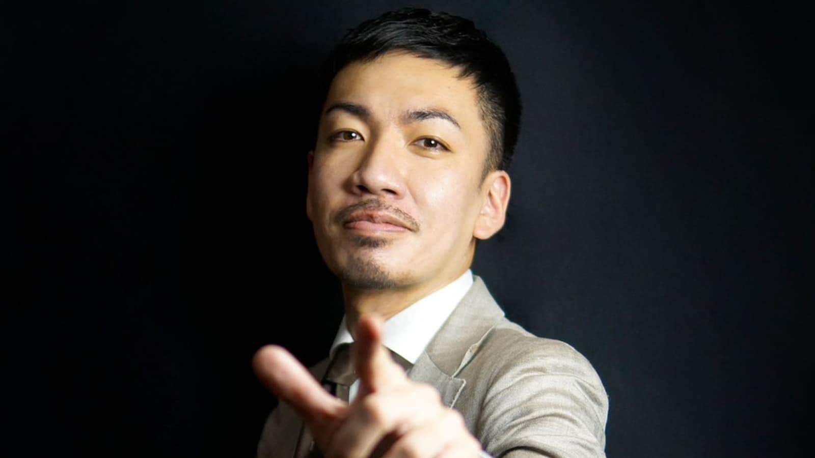靴磨き職人探訪記」 part19 Mr, Sho Kamibeppu（THE SHOESHINE AND BAR