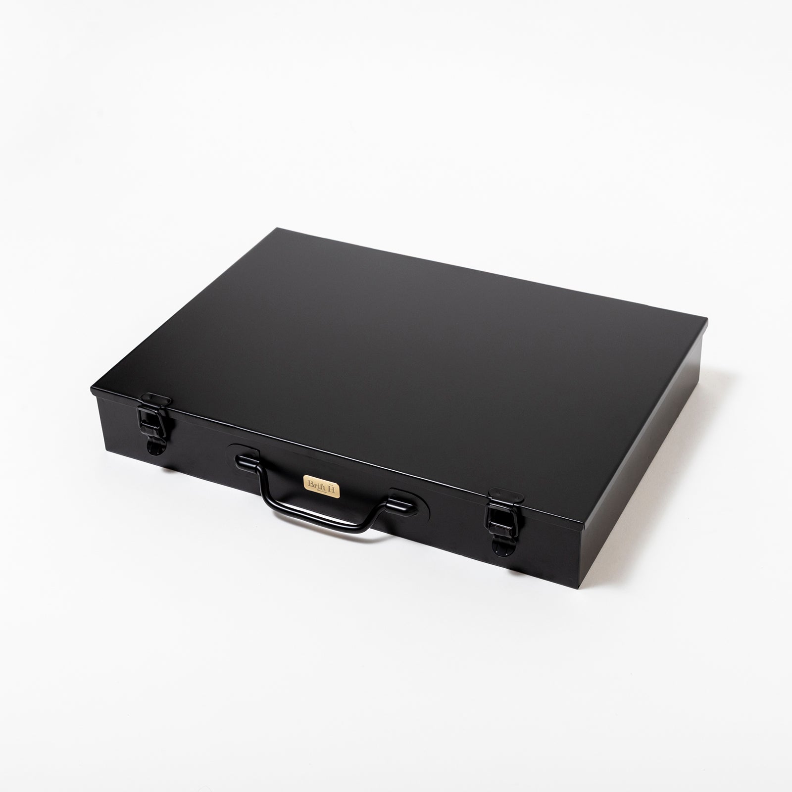 THE ATTACHÉ CASE – Brift H
