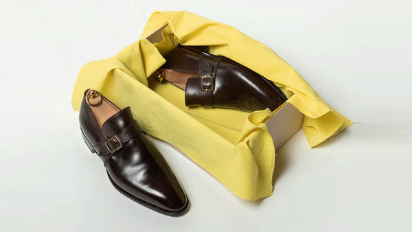 夏季の革靴の保管について〜幸せの黄色いウコン布のススメ〜