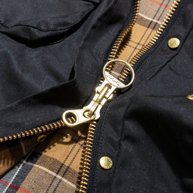 International Black 4crest c36 @ e2868c