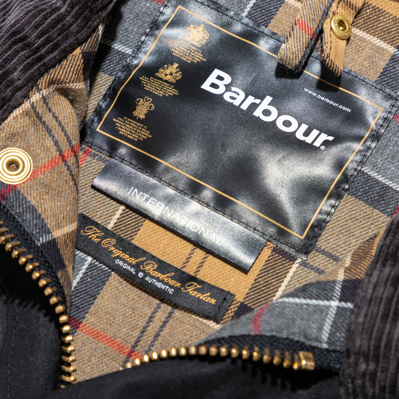 International Black 4crest c36 @ e2868c