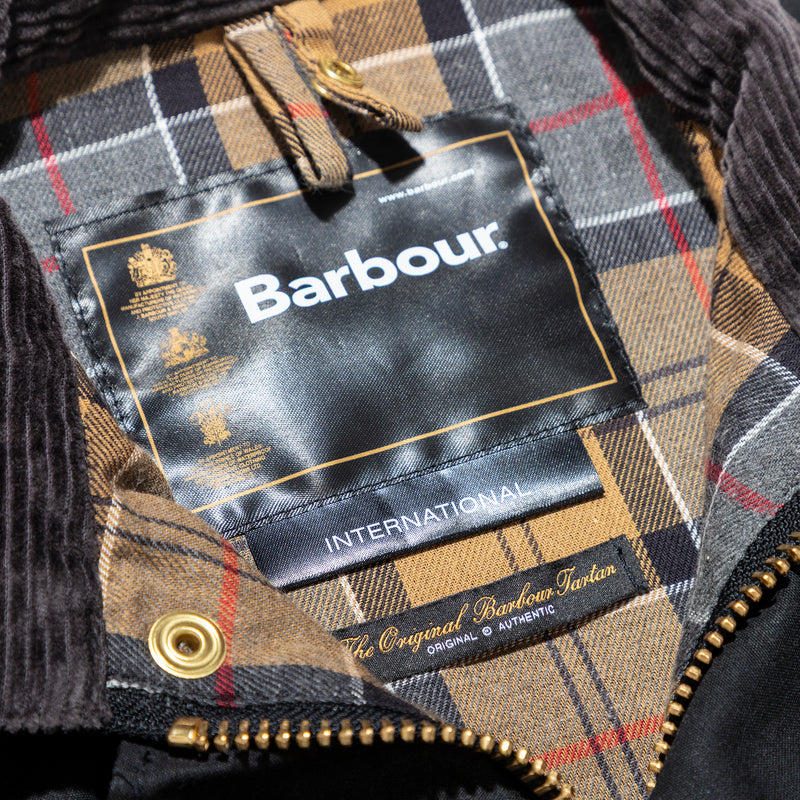 International Black 4crest c36 @ e2868c