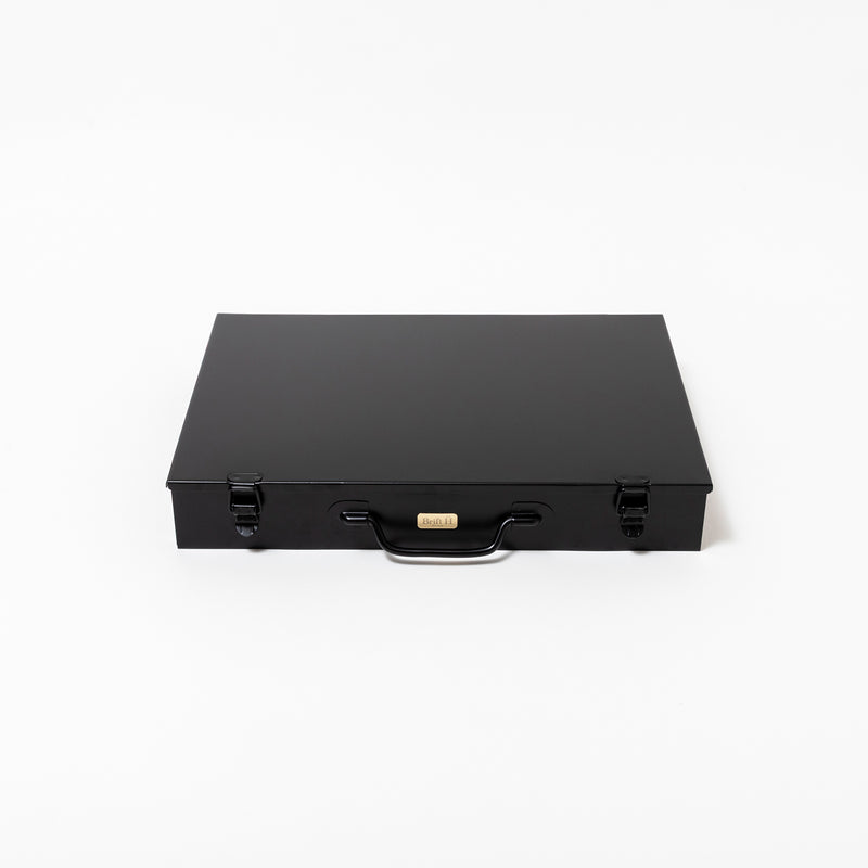 THE ATTACHÉ CASE – Brift H