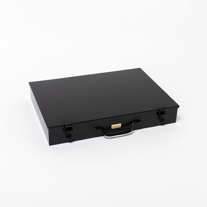 THE ATTACHÉ CASE – Brift H