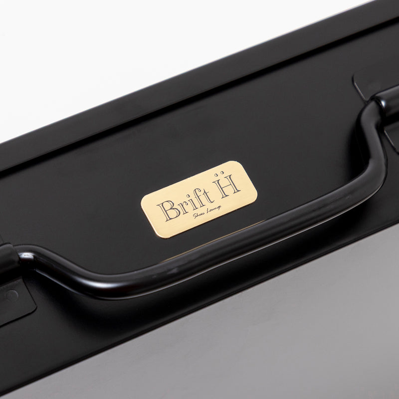THE ATTACHÉ CASE – Brift H