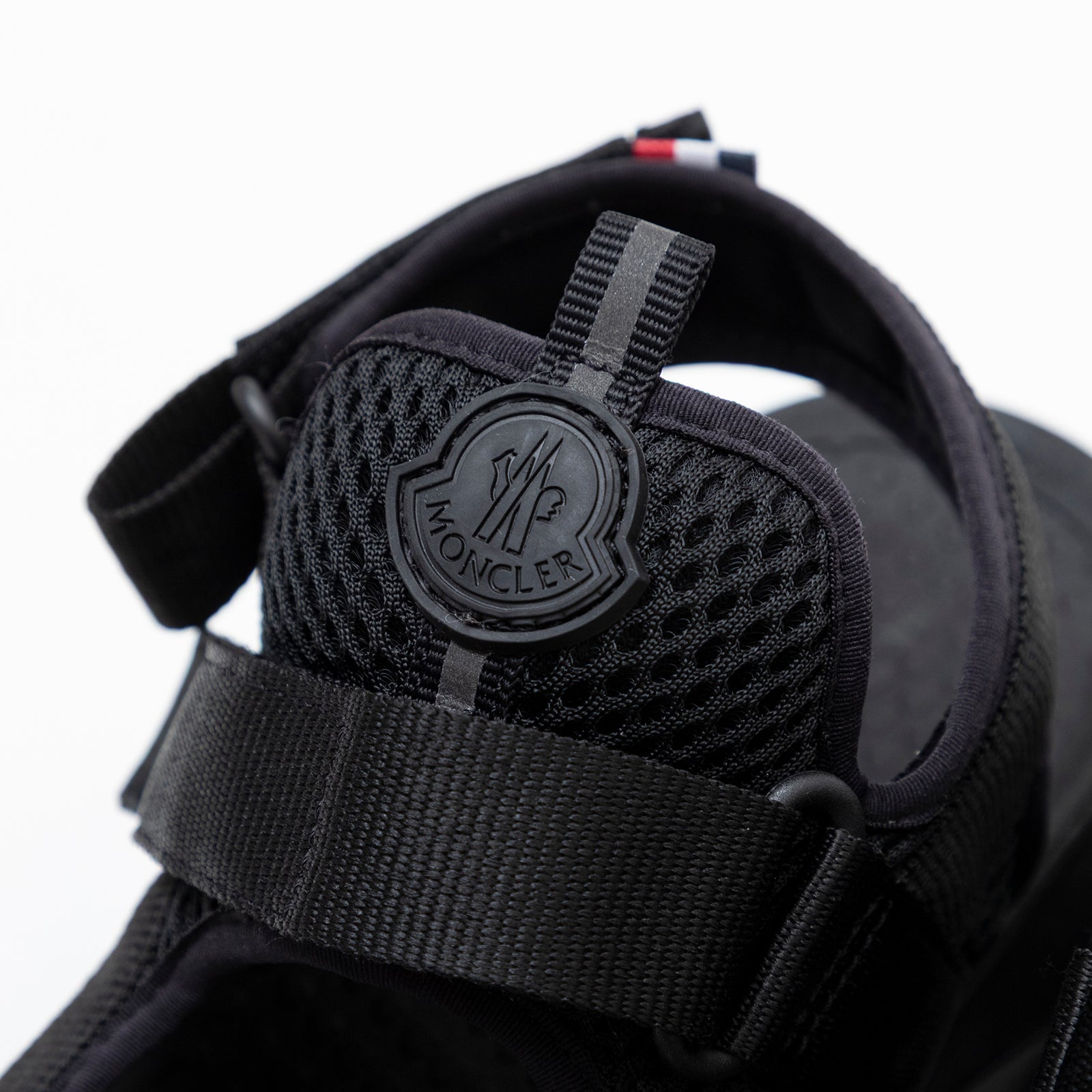 Moncler / Trailgrip Vela Sandals / 42 – Brift H
