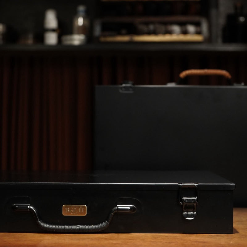 THE ATTACHÉ CASE – Brift H