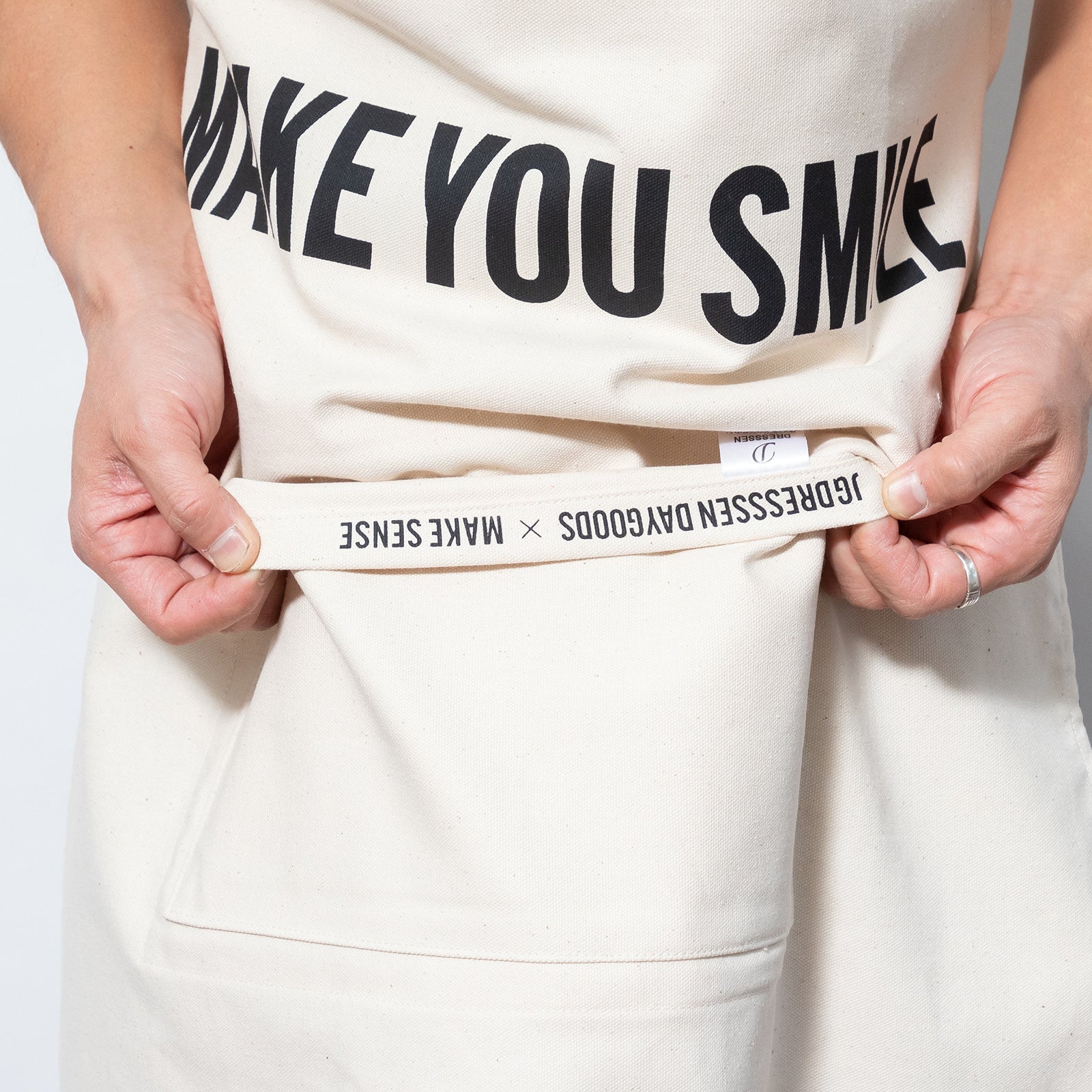 MAKE SENSE × DRESSSEN 別注エプロン – Brift H